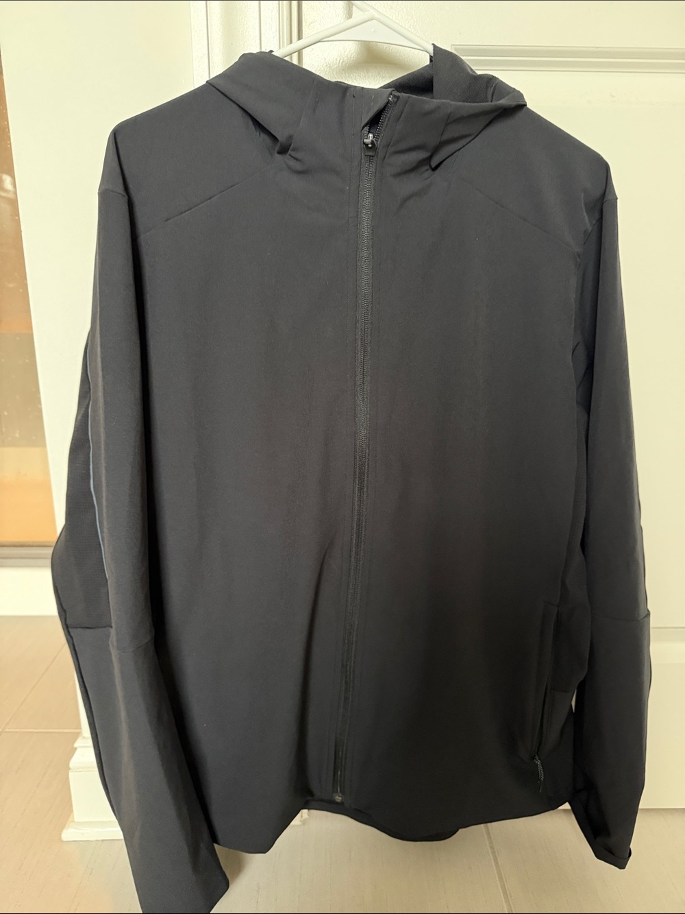 lululemon athletica Men's Black Hooded Windbreaker Jacket